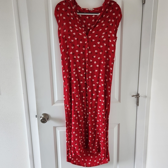 Billabong Dresses & Skirts - Red Floral Print Billabong Sleeveless Maxi Dress Size M.